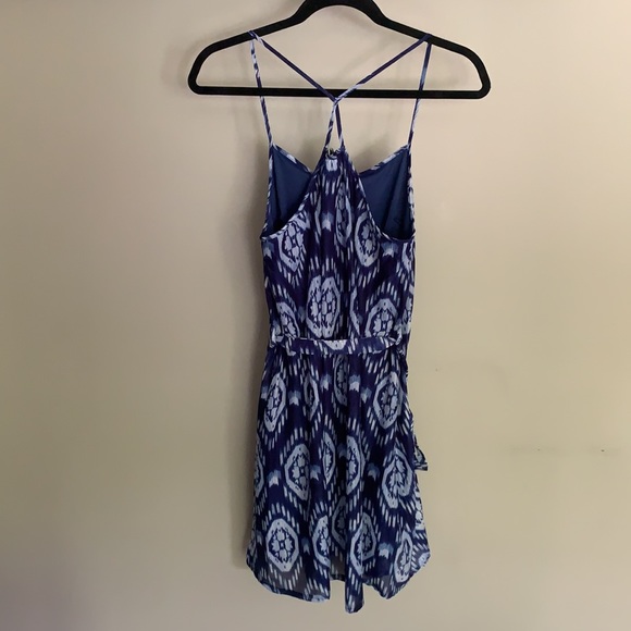 Patterned Shift Dress - Picture 2 of 6